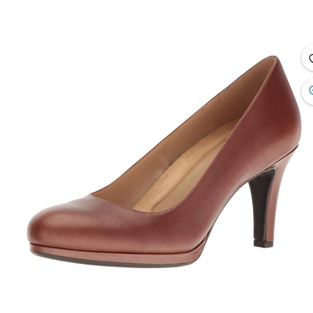 Naturalizer Pumps Brown/ Carmel 
Shoe Size 7.5